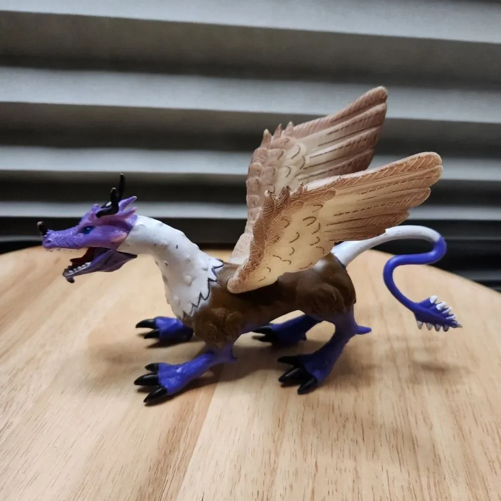 SDE Shantou Winged Dragon Figurine Purple Mouth Opens